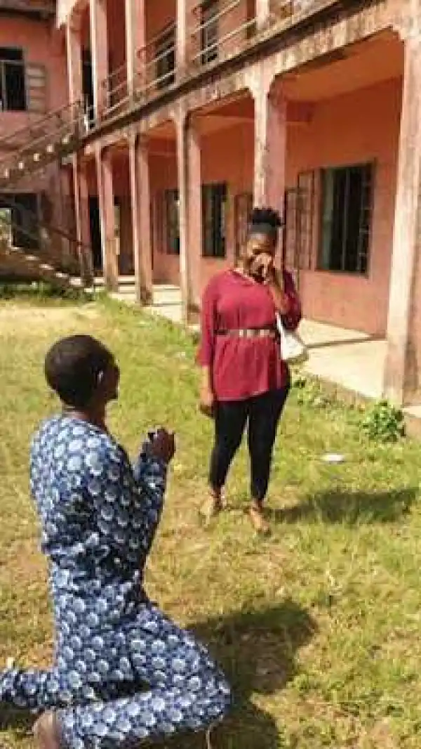 WOW!!! After 11 Years Of Dating, Man Proposes To Girlfriend At Same Spot He First Met Her (Photo)